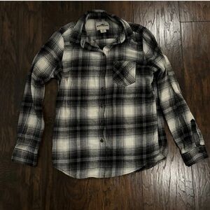 Northeast Outfitters Small Flannel Black and White